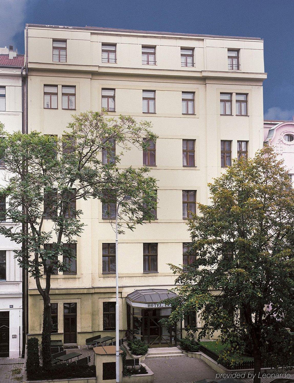 Lunik 3* Praha